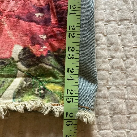 Magnolia Pearl Floral Distressed Jeans - Blue and Pink - Picture 11 of 12